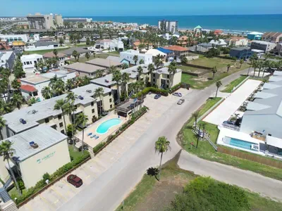 Steps away from the Beach!
