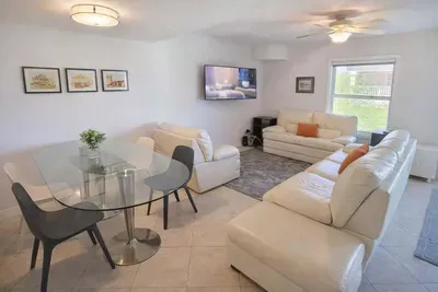 Modern Coastal Retreat | Bright Living + Dining | Near Beach + Balcony Views