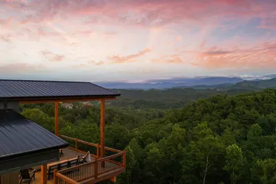 Luxury Panoramic Views, Pool & Swim Spa, Sleeps 20 - image 83 of 96