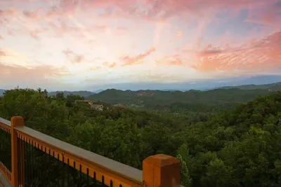 Luxury Panoramic Views, Pool & Swim Spa, Sleeps 20 - image 82 of 96