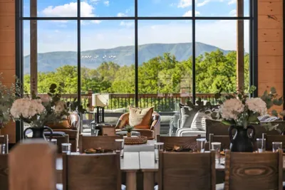 Luxury Panoramic Views, Pool & Swim Spa, Sleeps 20