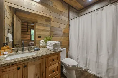 Mama Bear Hideaway Retreat - image 74 of 86