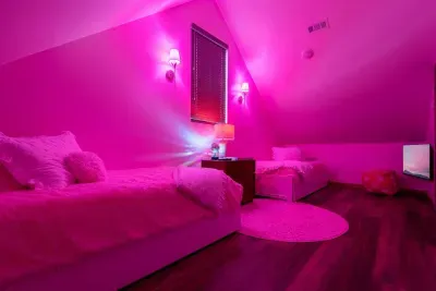 Side-by-side beds for side-by-side memories