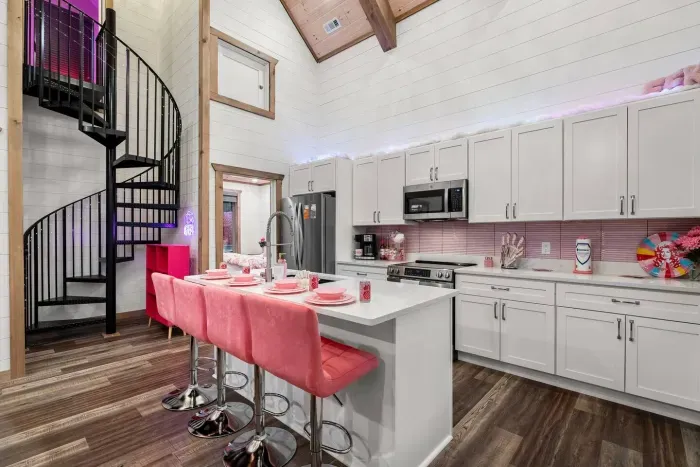 another shot of this gorgeous kitchen