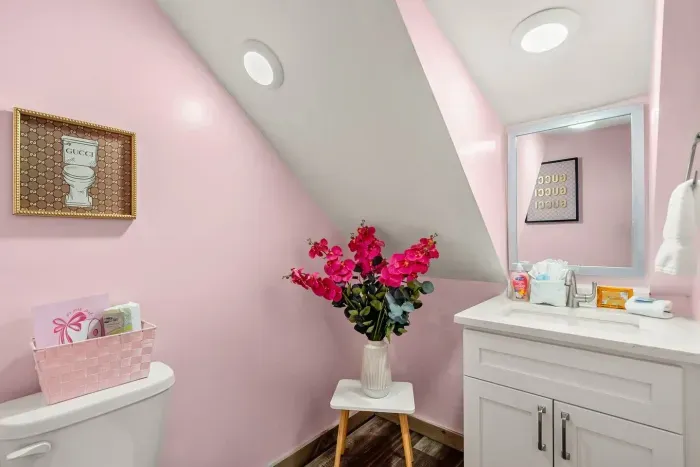 Gucci-inspired glam for your quick touch-up moment