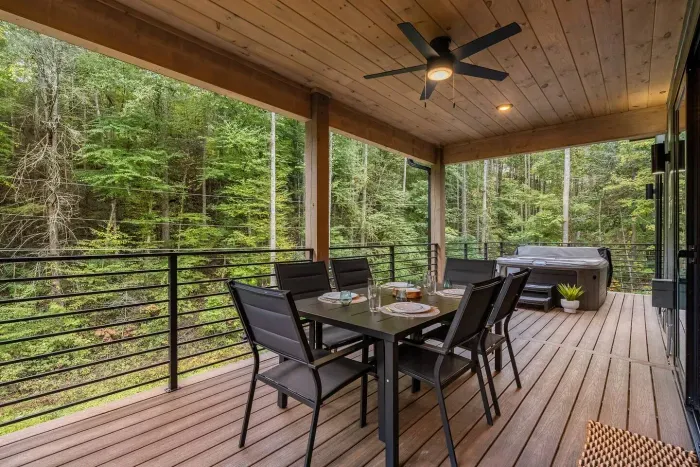 A peaceful mountain retreat where you can dine outdoors, breathe in the fresh air, and relax in the bubbling hot tub.