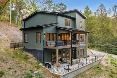 Exterior - Patio's