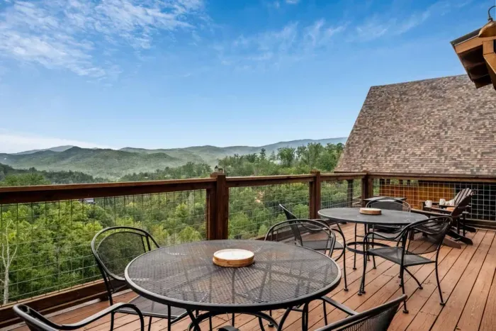 Enjoy meals with a view at the outdoor dining table on the upper deck. Whether it’s morning coffee or dinner at sunset, it’s the perfect place to gather and take in the scenery.