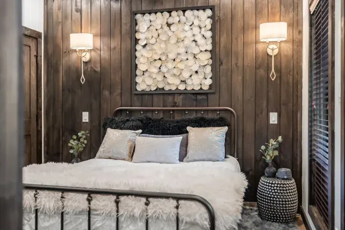 Cozy, comfy queen size bed