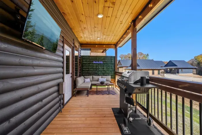 Plenty of seating for everyone to gather around the TV