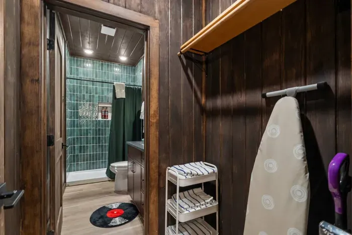 Stylish, music-inspired bathroom