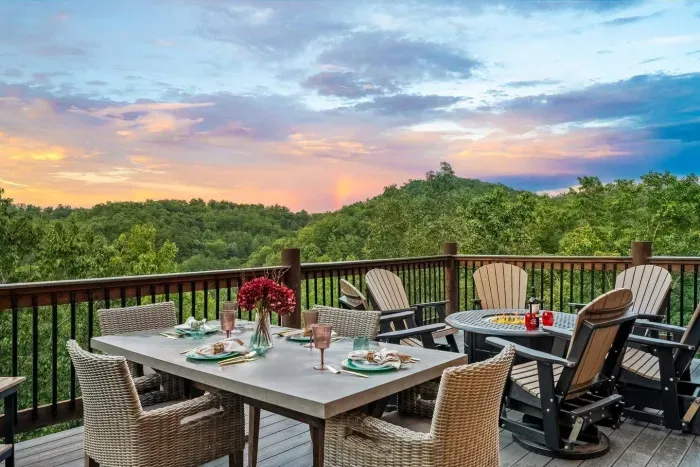 Sometimes the mountains give you a little extra magic. Spotted this rainbow right from the balcony—cozy chairs, fire pit, outdoor dining, and a view that feels like a dream.