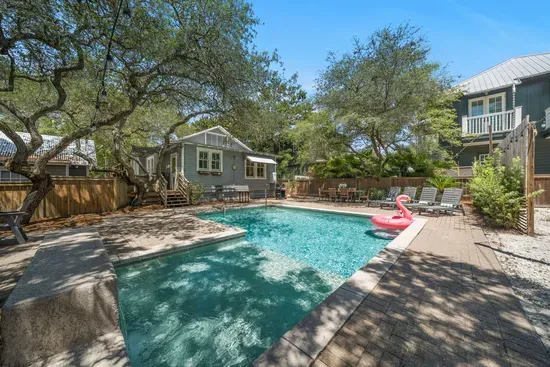Poolside dining and lounging in one place — bring lunch outside and make the most of sunny 30A afternoons.