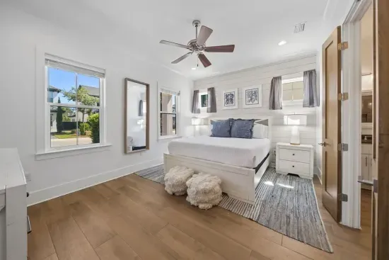 The main-level king suite means no stairs — perfect for grandparents or anyone who wants to keep the trip easy. Spacious, private, and beautifully styled.