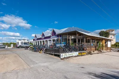 Blue Mountain Bakery – about a 5-minute walk from the front door. A popular local spot for fresh coffee, pastries, and breakfast bites, perfect for an easy morning walk.