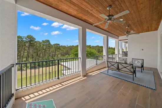 Second Floor Deck Access
Step straight from the king suite onto the private deck — morning coffee with a breeze, no leaving required.