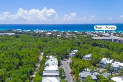 Under half a mile from the front door to the Blue Mountain Beach public access, an easy walk or a quick ride with the beach wagon.