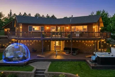Golf Sim, Sauna, Lakefront Hot Tub & Stargazing - image 64 of 97