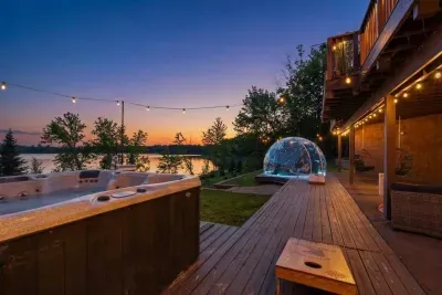 Golf Sim, Sauna, Lakefront Hot Tub & Stargazing - image 38 of 97