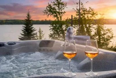 Golf Sim, Sauna, Lakefront Hot Tub & Stargazing - image 26 of 97