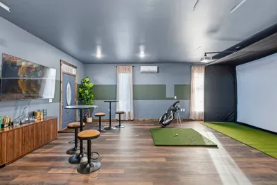 Golf Sim, Sauna, Lakefront Hot Tub & Stargazing - image 17 of 97
