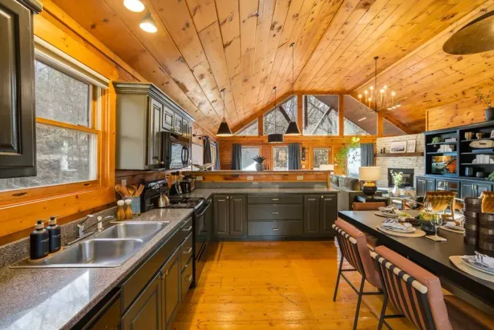 Fully equipped kitchen featuring a blender, rice cooker, and toaster.