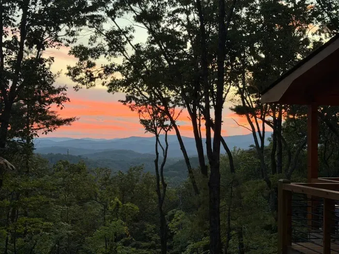 Amber Ridge Retreat - image 1 of 7