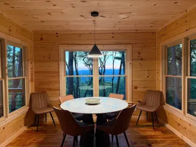 Amber Ridge Retreat