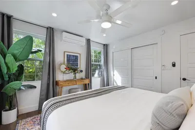 Bedroom with King sized Helix mattress