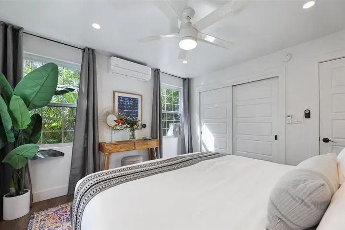Bedroom with King sized Helix mattress