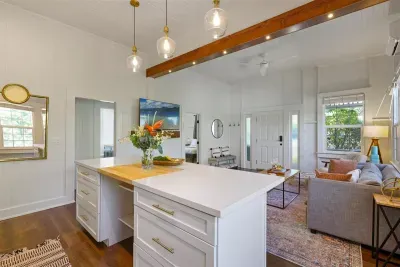 Vintage One Bedroom | The Blue Door on Church Street - image 8 of 51