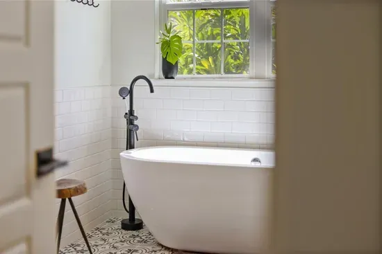 Vintage One Bedroom | The Blue Door on Church Street