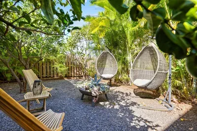 Vintage One Bedroom | The Blue Door on Church Street - image 49 of 51