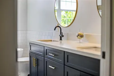 Vintage One Bedroom | The Blue Door on Church Street - image 29 of 51