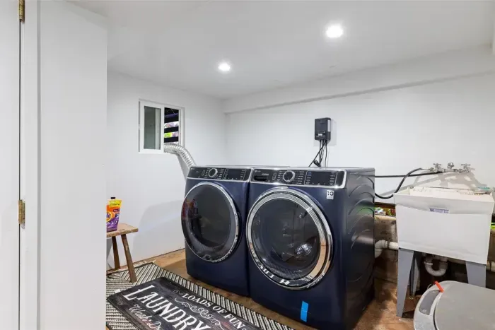 Vintage One Bedroom | The Blue Door on Church Street - image 50 of 51