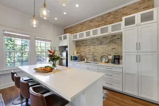 Private 4BR Home | The Blue Door on Church Street
