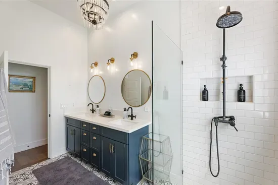 Private 4BR Home | The Blue Door on Church Street
