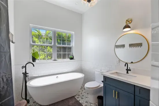 Private 4BR Home | The Blue Door on Church Street