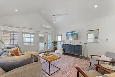 Private 4BR Home | The Blue Door on Church Street - image 34 of 154