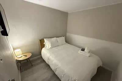 Bedroom #1 - Queen bed