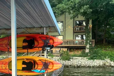 Sunset lake retreat: kayaks & NEW: boat rental! - image 19 of 35