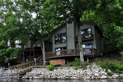 Sunset lake retreat: kayaks & NEW: boat rental! - image 31 of 35