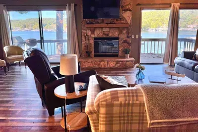 Sunset lake retreat: kayaks & NEW: boat rental! - image 29 of 35