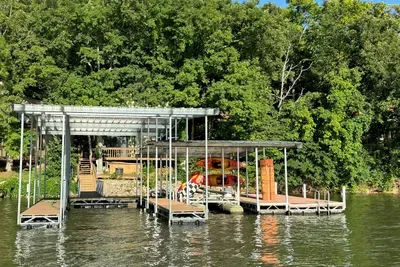 Sunset lake retreat: kayaks & NEW: boat rental! - image 10 of 35