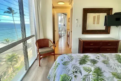 Maui Sunset Oasis - Top Unit w/AC - image 19 of 40