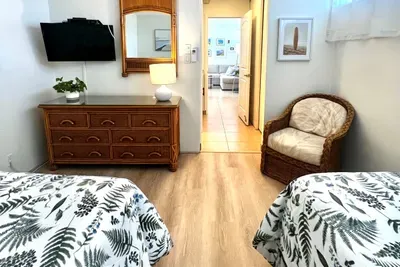 Maui Sunset Oasis - Top Unit w/AC - image 23 of 40