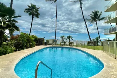 Maui Sunset Oasis - Top Unit w/AC - image 32 of 40