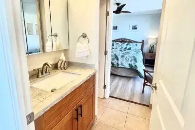 Maui Sunset Oasis - Top Unit w/AC - image 16 of 40