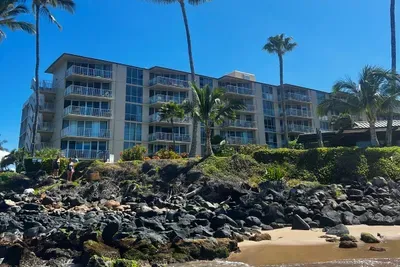 Maui Sunset Oasis - Top Unit w/AC - image 39 of 40