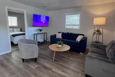 Full size pull out bed, smart TV